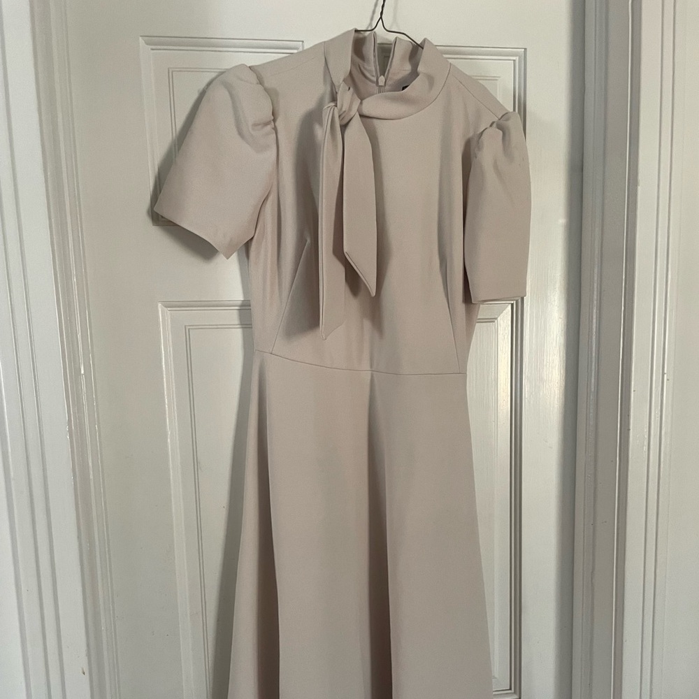 Maggy London Size 0 White Dress 🤍